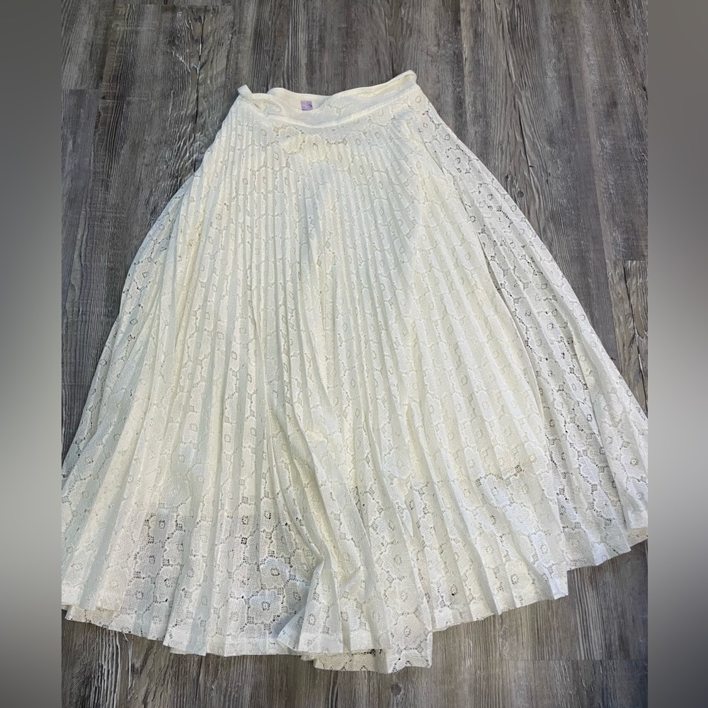 Lace White Skirt